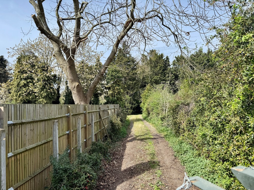 Lot: 63 - LAND WITH PLANNING FOR FOUR-BEDROOM DETACHED HOUSE - Driveway